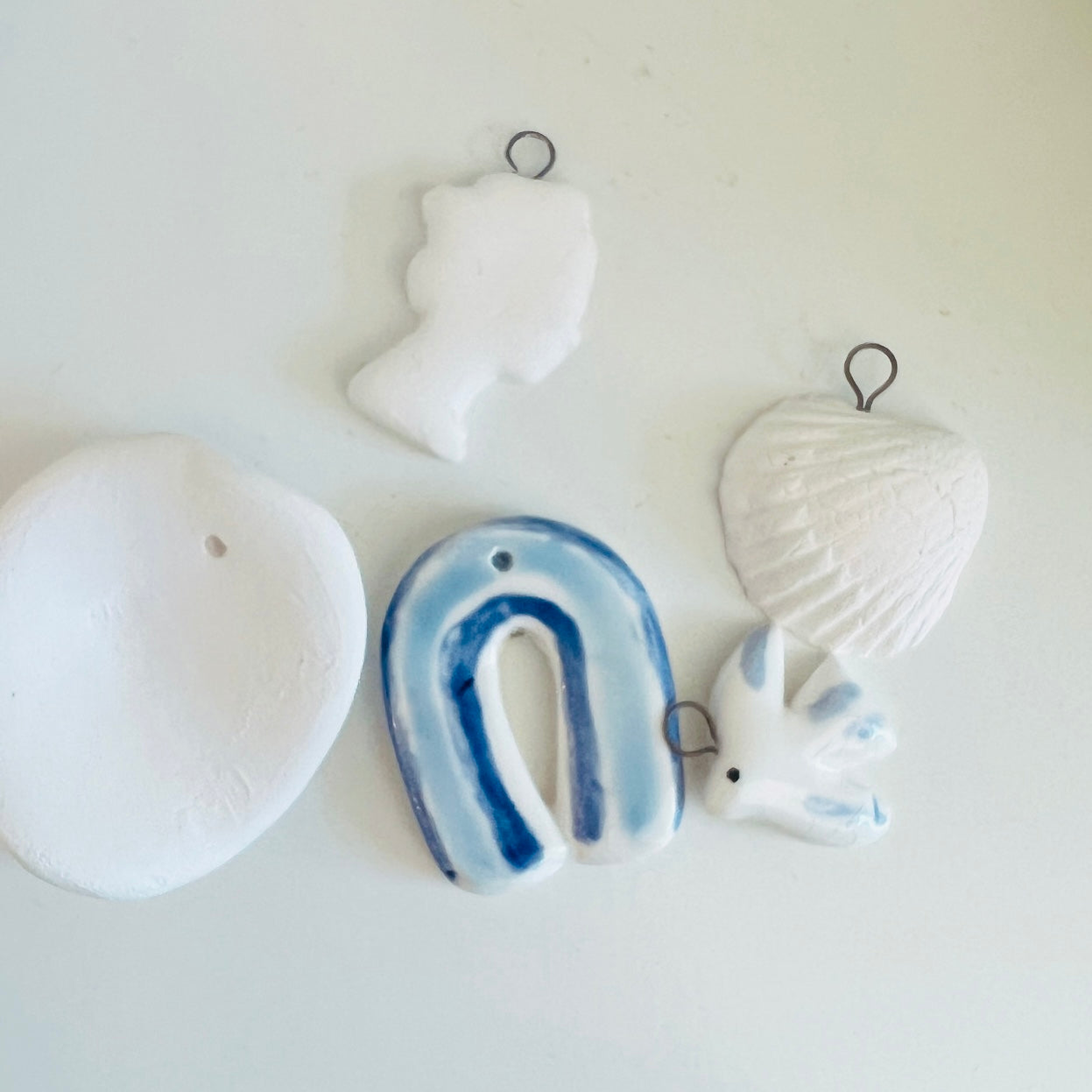 SCHMUCK AUS PORZELLAN